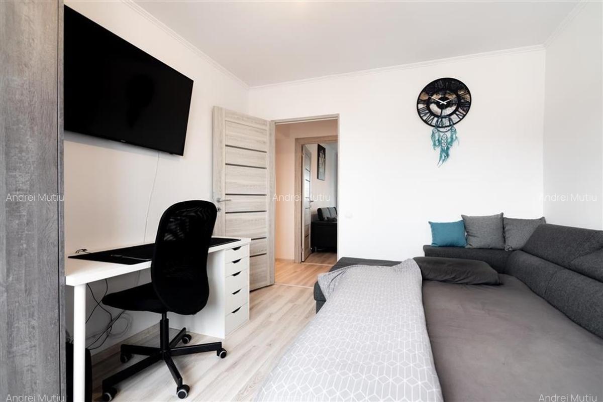 Apartament cu 4 camere decomandat în Nufărul - 12