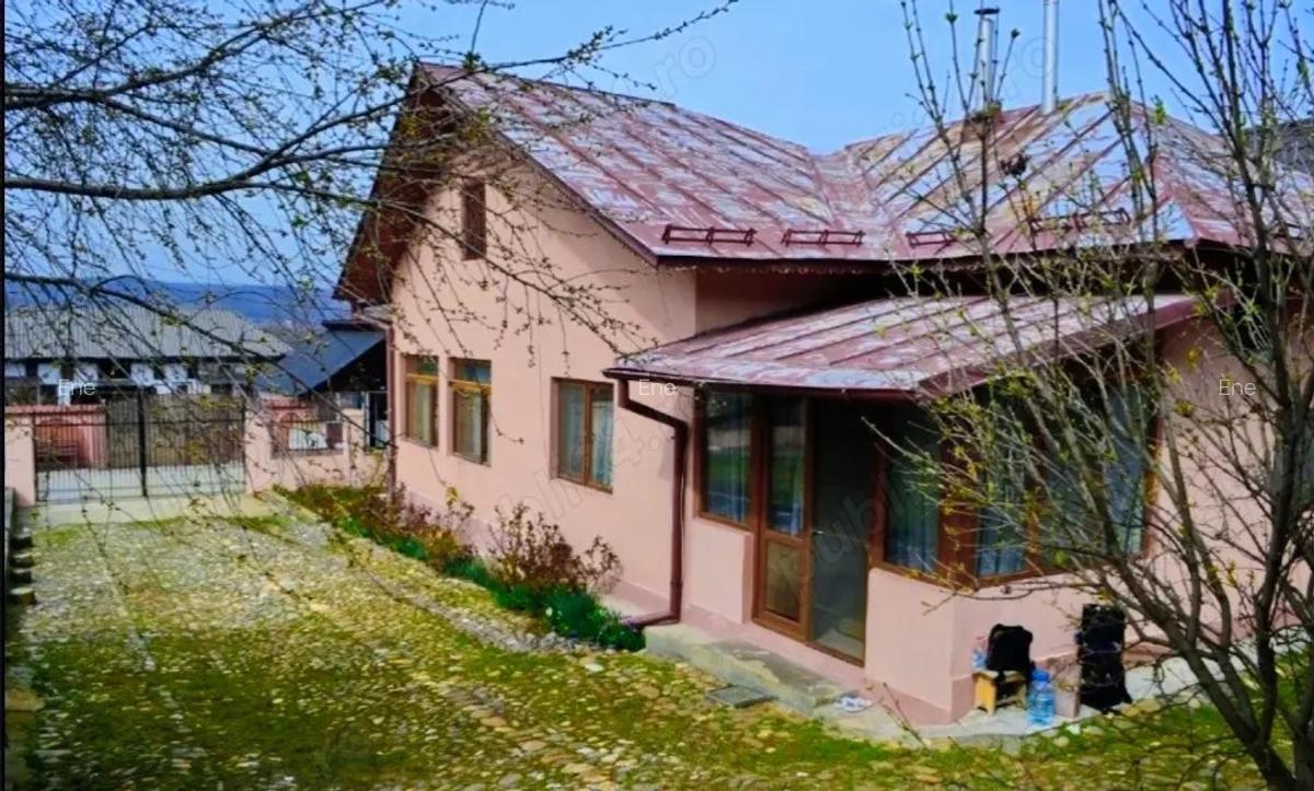 Casa cu teren generos, livada + casa secundara - 15min de Targovi?te, 1h de munte - 7