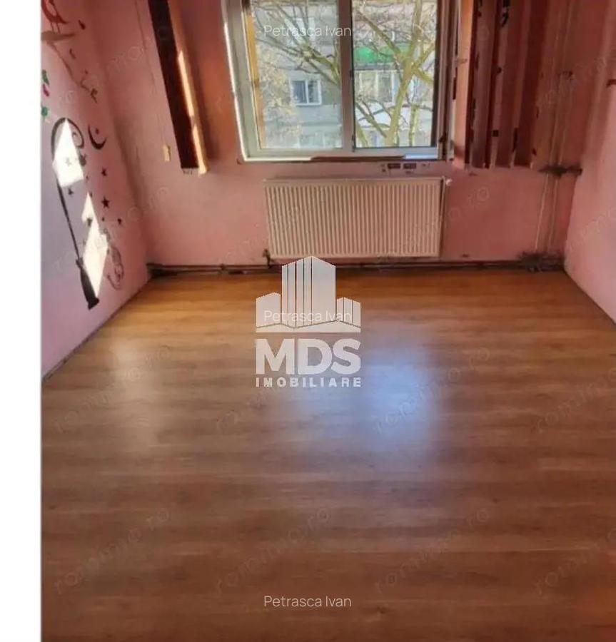 Apartament cu 4 camere cu centrala propie etajul 3 - 4