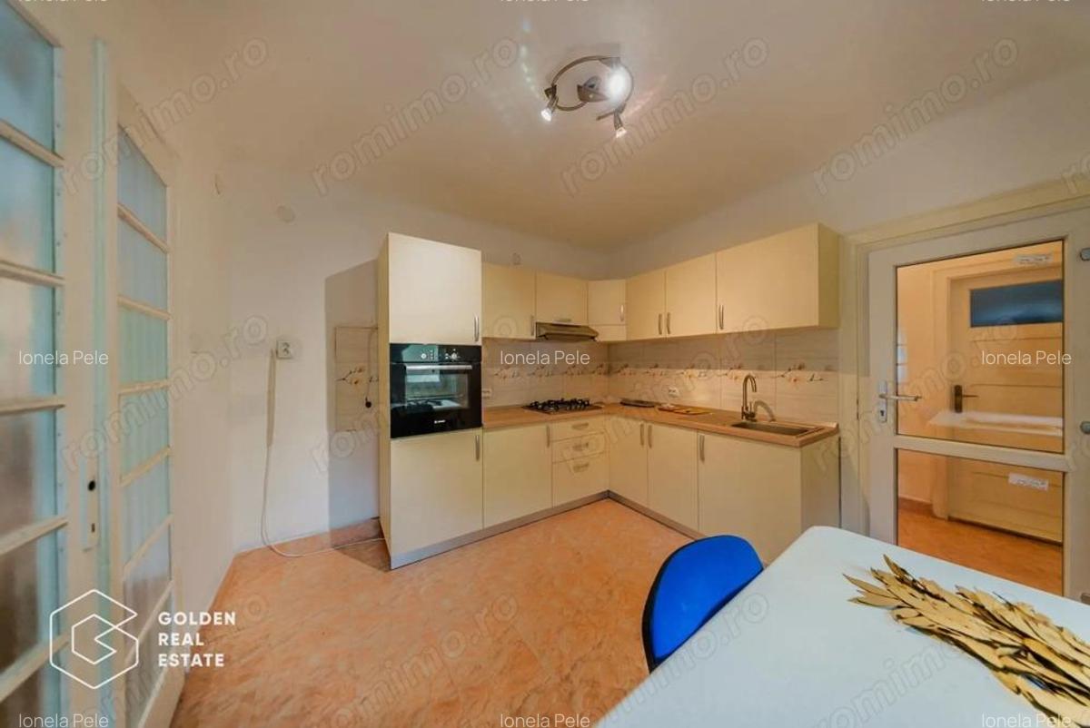 Vila superba, P+E, Cuvin, 9 camere, 200 mp si teren 1300 mp plus anexa 3 camere - 3