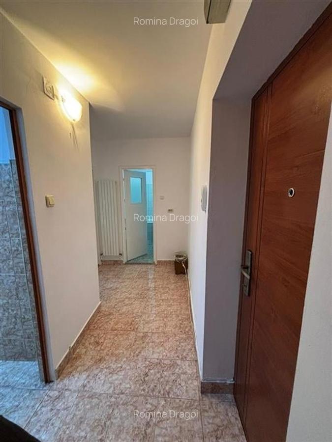 Garsonieră decomandată în Răcădău - 8