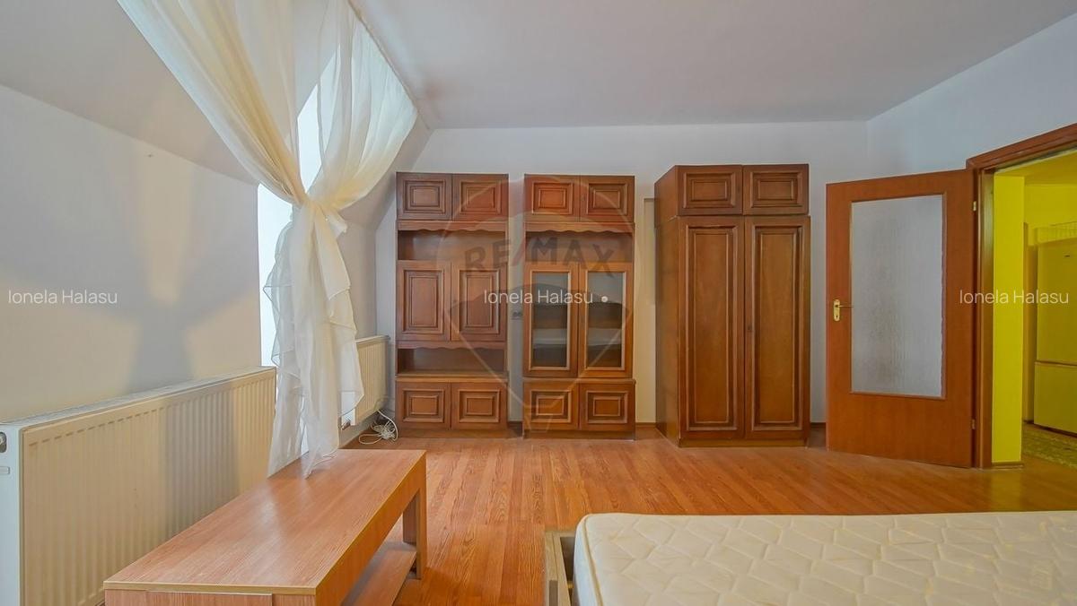 Apartament cu 3 camere decomandat în Centrul Istoric - 4