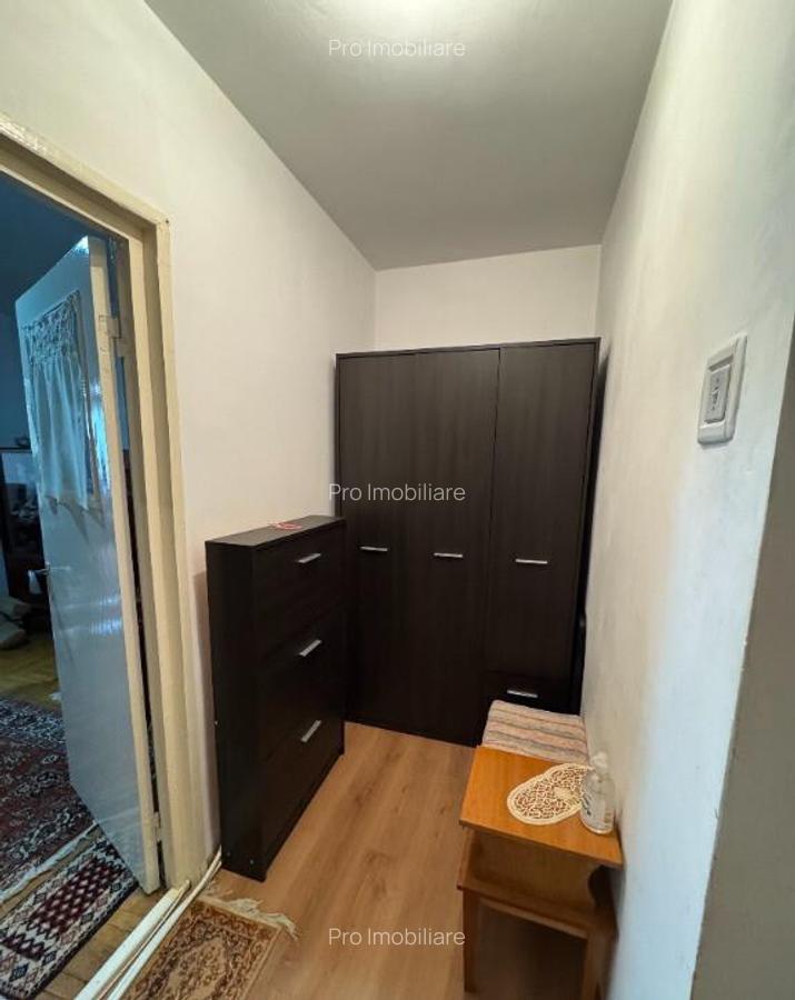 Vand apartament cu 4 camere - 1