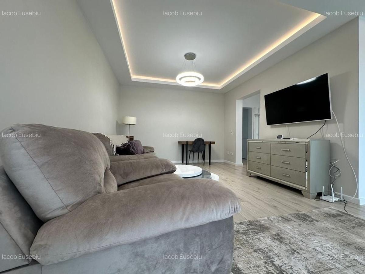 Apartament cu 3 camere semidecomandat, mobilat în Păcurari - 2