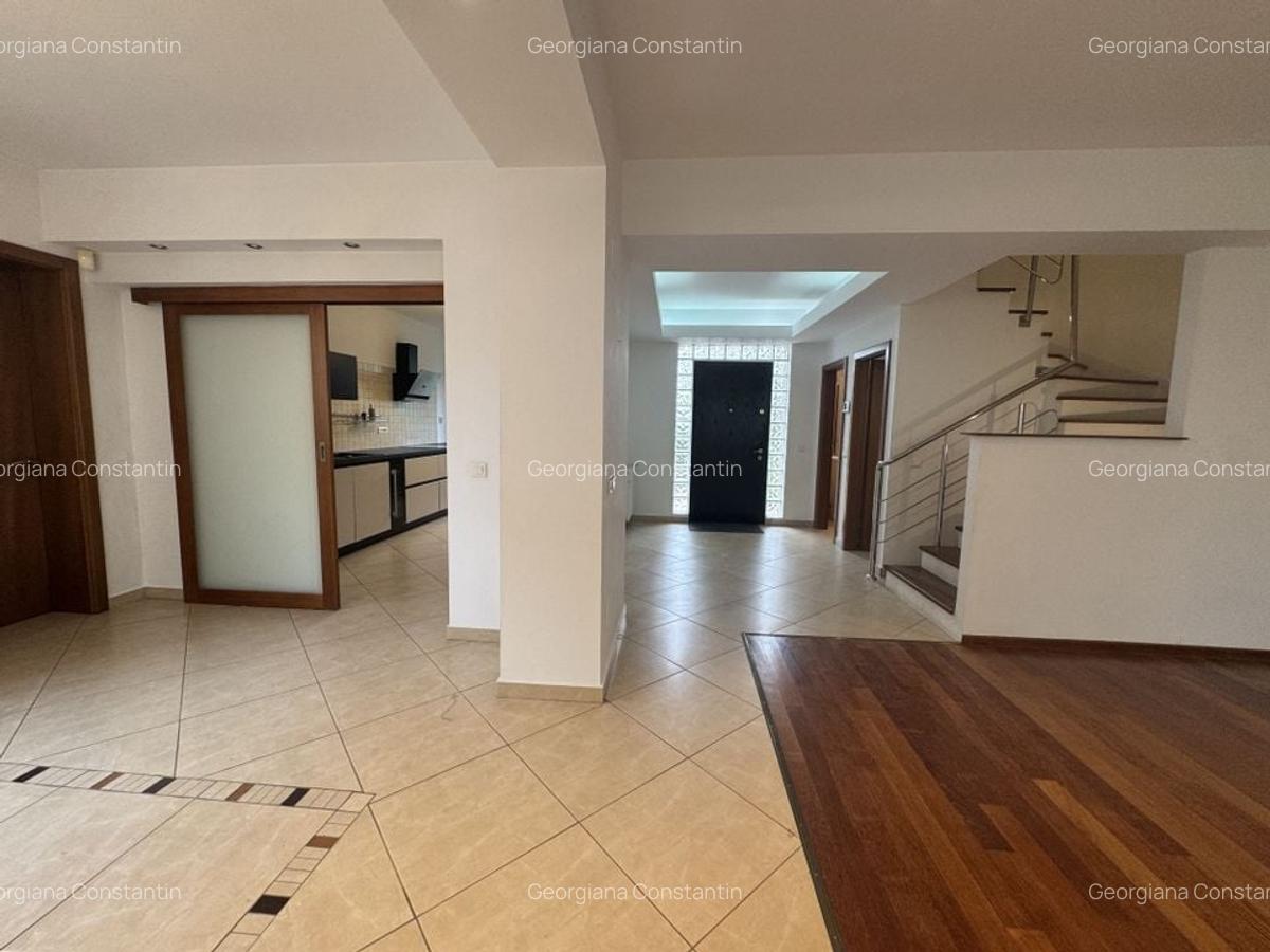 Vila renovata in complex rezidential, piscina comuna si parcare - 9