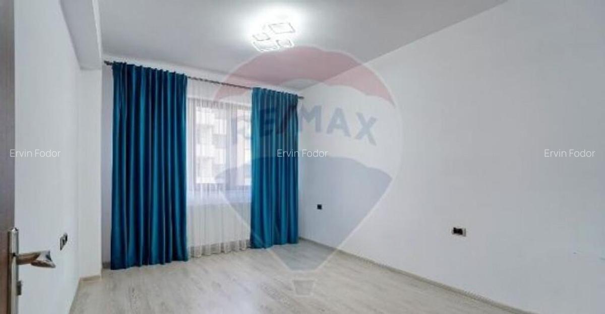 Apartament cu 3 camere de vanzare in Isaran Tractorul - 16