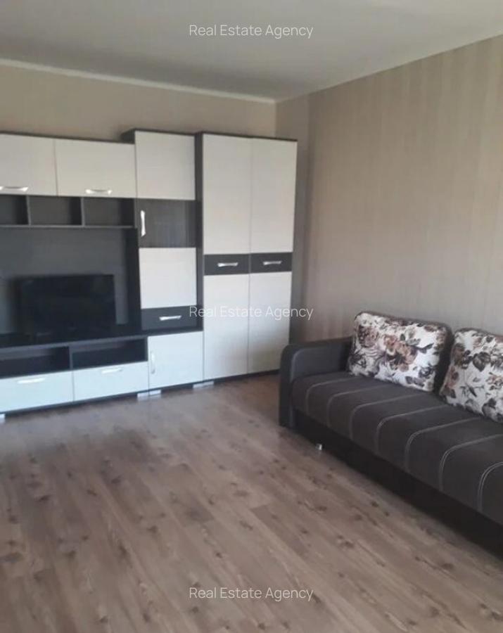 1 camera in zona Lipovei - 4