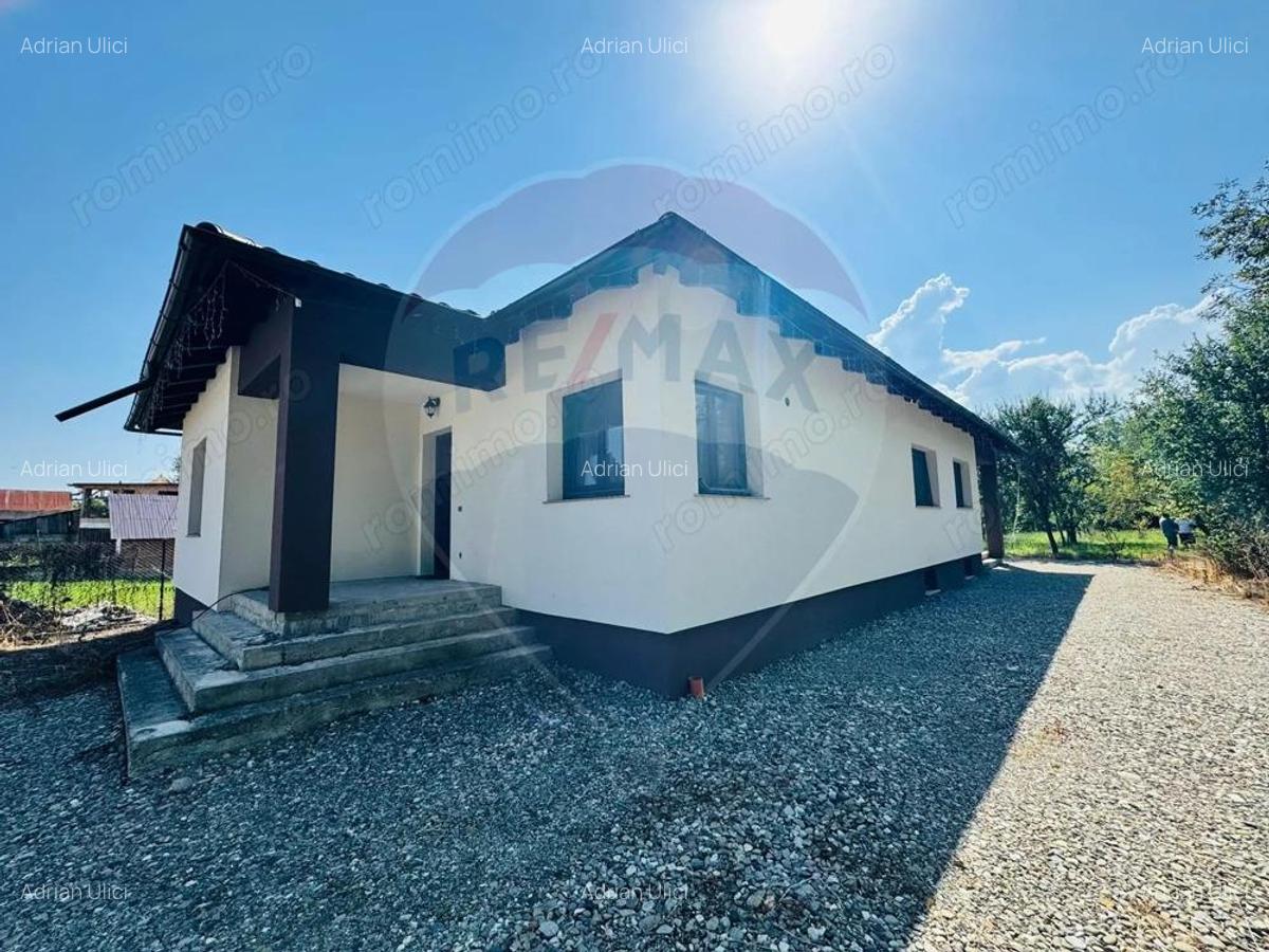 Casa / Vila cu 4 camere de vanzare - 3