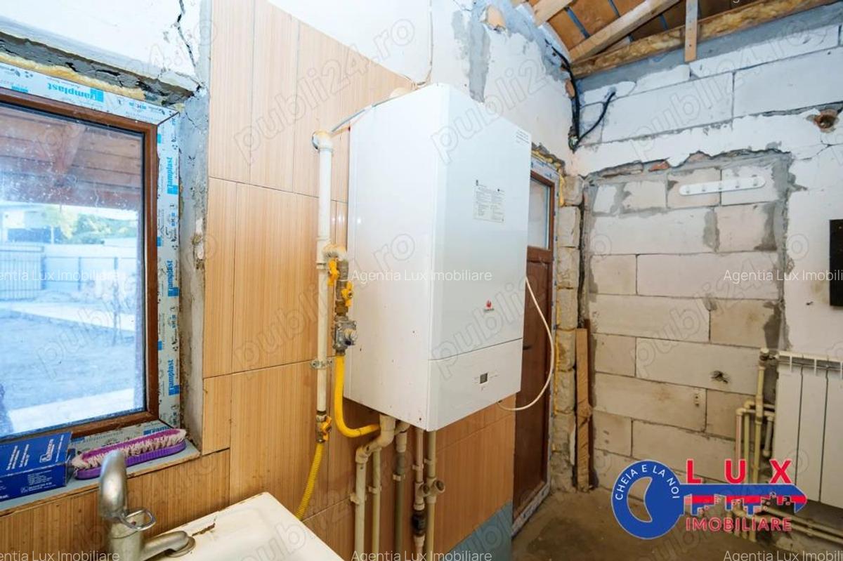 ID 6720 EXCLUSIVITATE CASA pe Strada Trandafirilor - 11