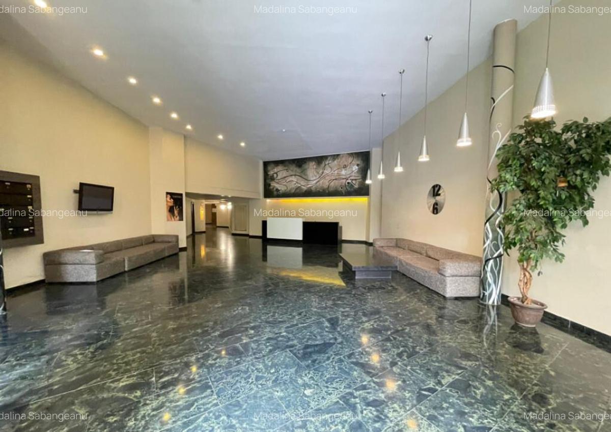 Apartament de 3 camere ?i curte privata - Parcare subteran - 13