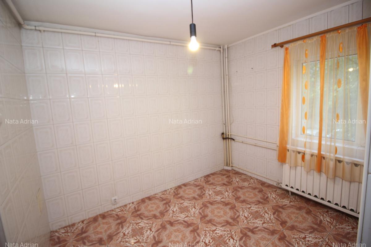 Brâncoveanu - Padeșu, 3 camere nemobilat și neutilat, firmă sau locuit - 2