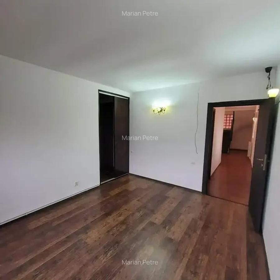 Casă cu 4 camere în Barbu Văcărescu - 11