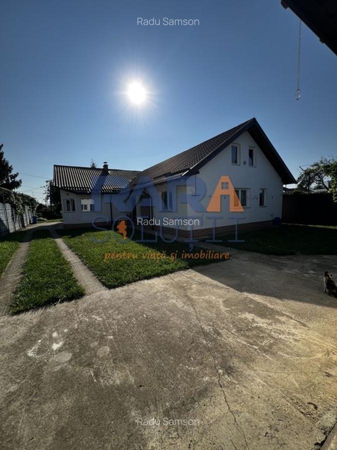 Casă 2015 - 4 dormitoare, 2 băi, 2 bucătării - 14