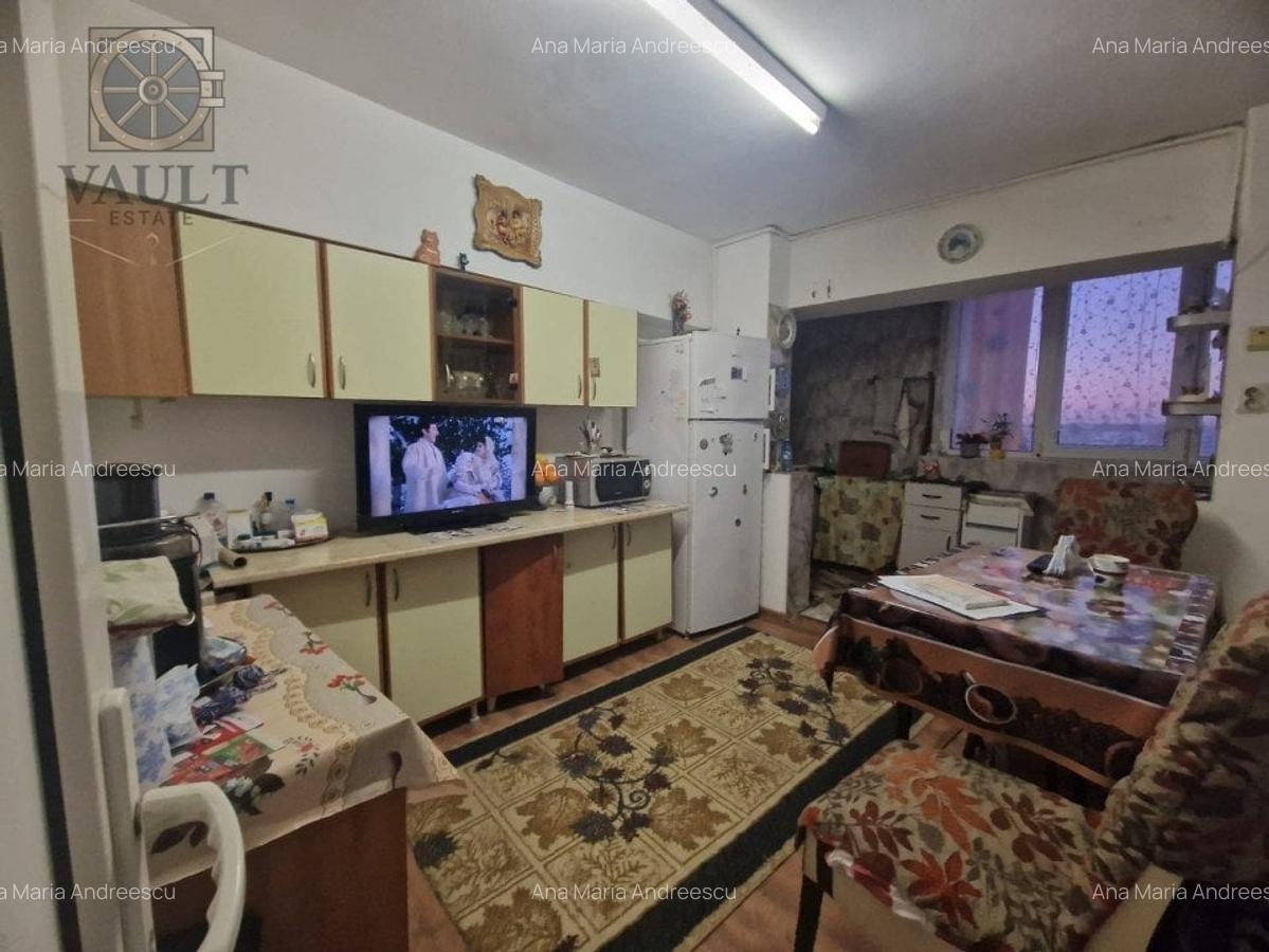 Apartament cu 4 camere decomandat în Rahova - 9