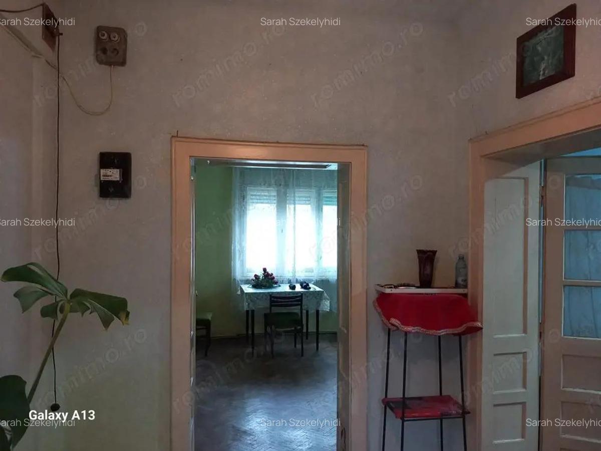 BRASADAS vinde casa 3 cam. zona Unirii teren 550mp. - 12