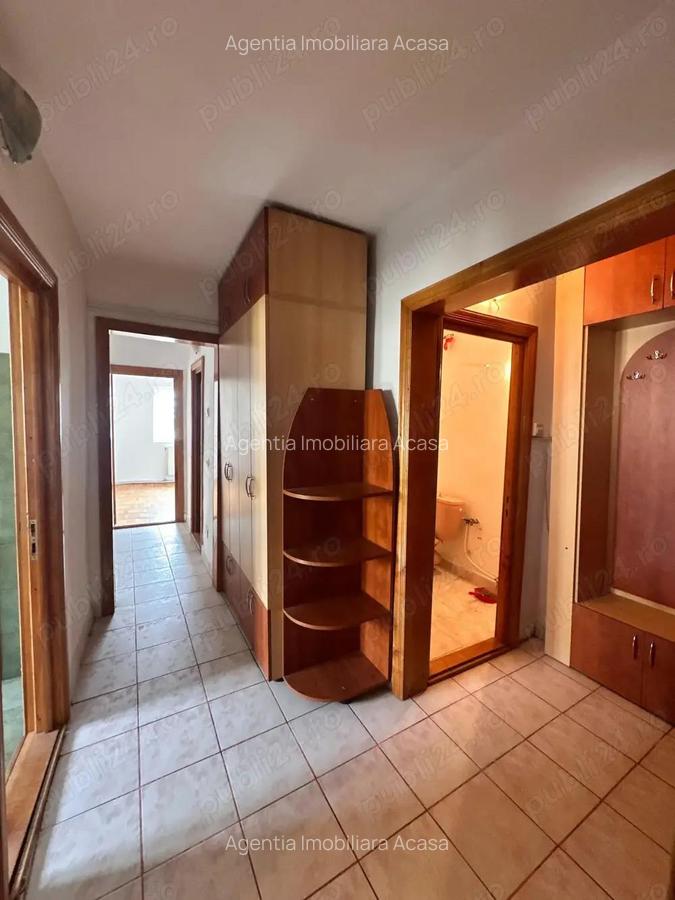 De vanzare 3 camere zona BL Roman Musat , etaj intermediar, 2 bai, boxa , 67000 euro - 8