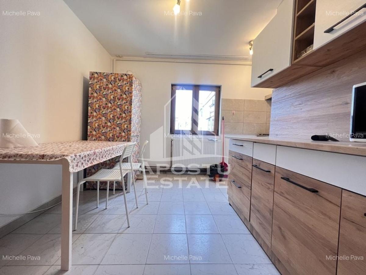 Apartament cu 3 camere, centrala proprie, zona Bucovina - 8