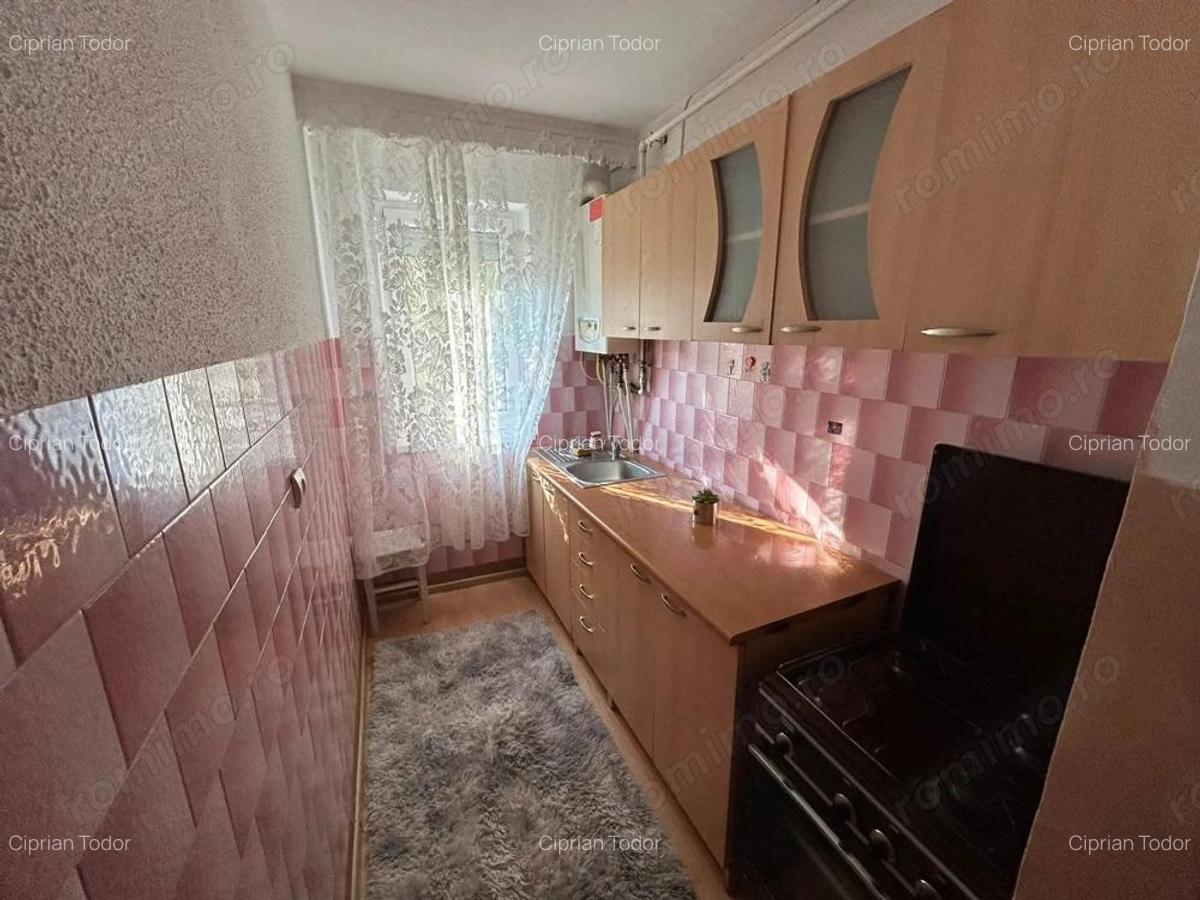 Apartament 2 camere, etaj 2 - Cugir - 12