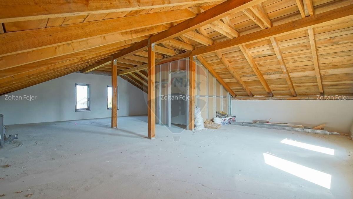 Comision 0 %! Casa de vanzare, Sanpetru! - 20