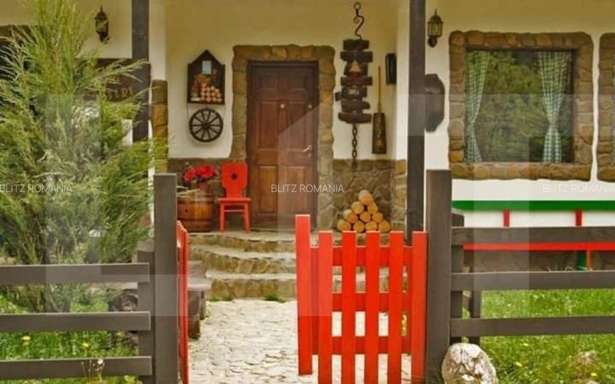 Casa de 6 camere, 320 mp, teren 700 mp, zona Bran - 15