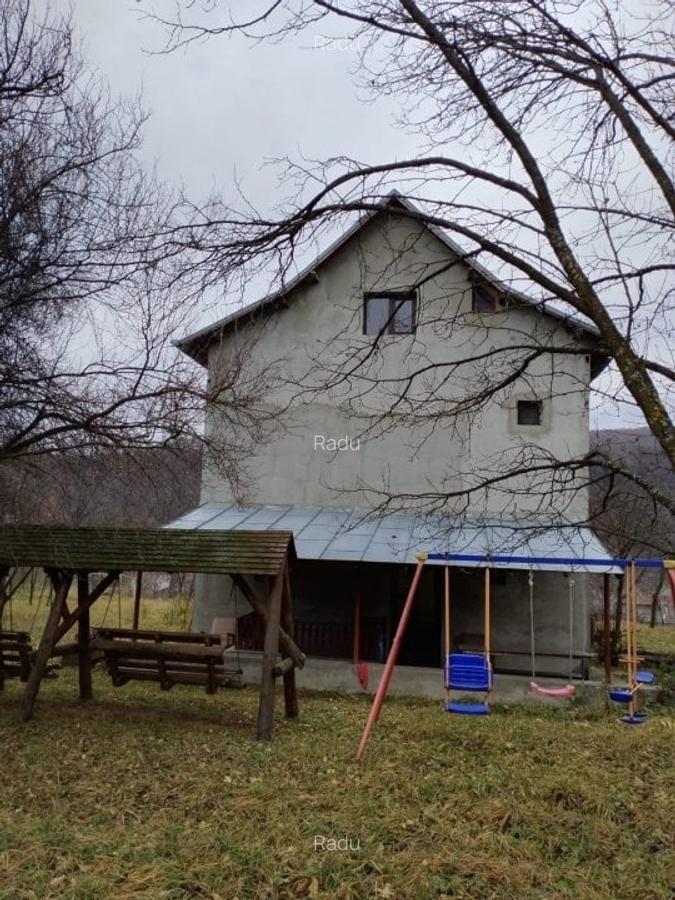 Casă cu 7 camere în Cerașu - 6