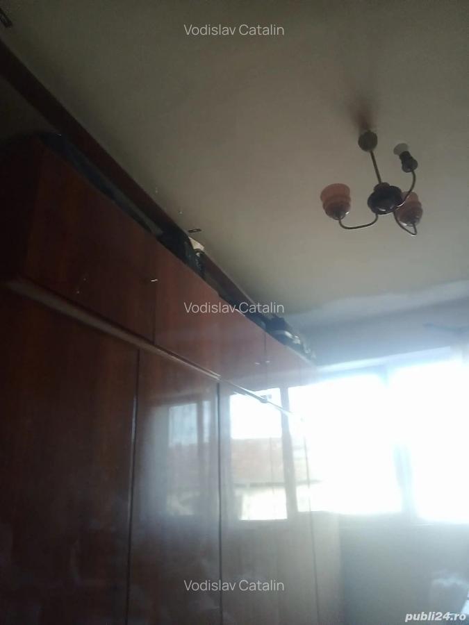 Vand apartament cu 3 camere decomandat et.4 zona Take Ionescu,str.Bucuresti pret 89000 euro negociab - 4