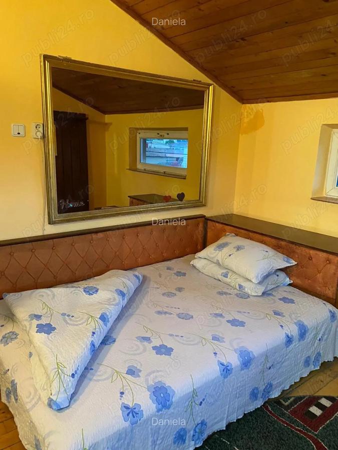 Inchiriez camera in vila - 2