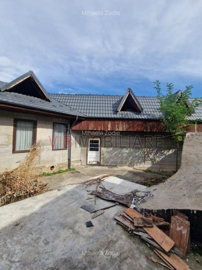 Maneciu Pamanteni - Casa  si anexa 170 mp construiti - 4 camere - 460 mp teren - 5