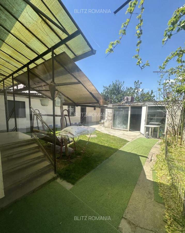 Doua case de vanzare cu 3 camere 120mp, intr-o curte de 536m - 11