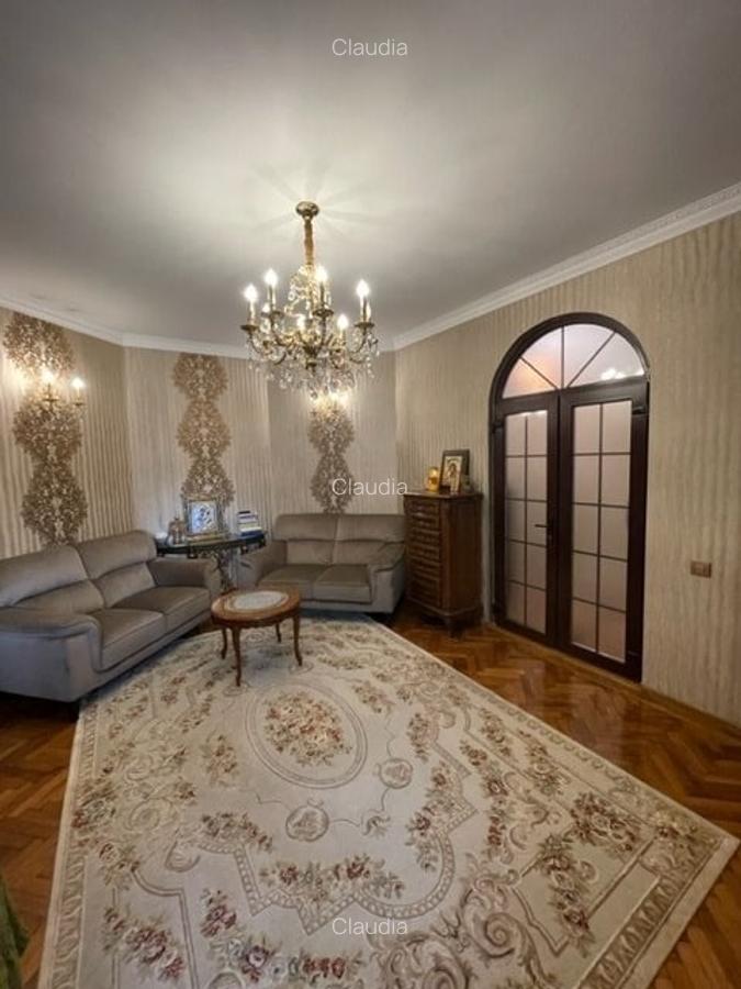Apartament cu 5 camere semidecomandat, mobilat în Calea Călărașilor - 1