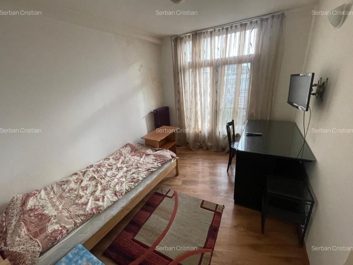 Central Coltea apartament 3 cmaere de inchiriat - 11