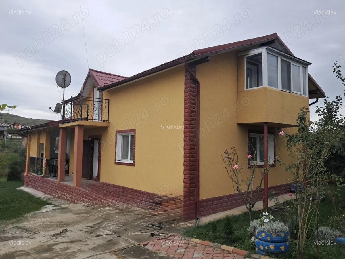 Persoana fizica vand Casa individuala P+M in Apahida judetul Cluj - 2