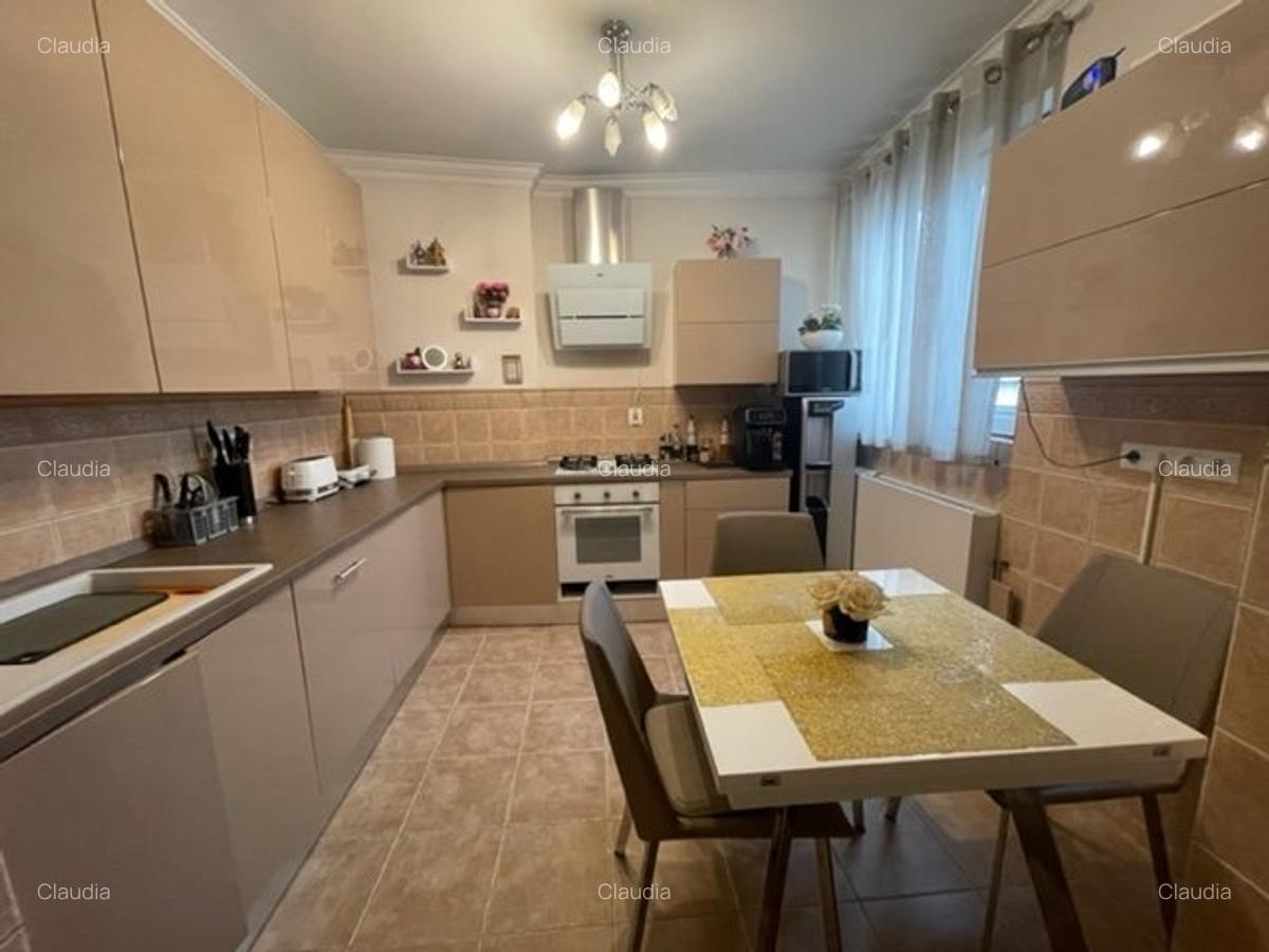 Apartament cu 5 camere semidecomandat, mobilat în Calea Călărașilor - 8