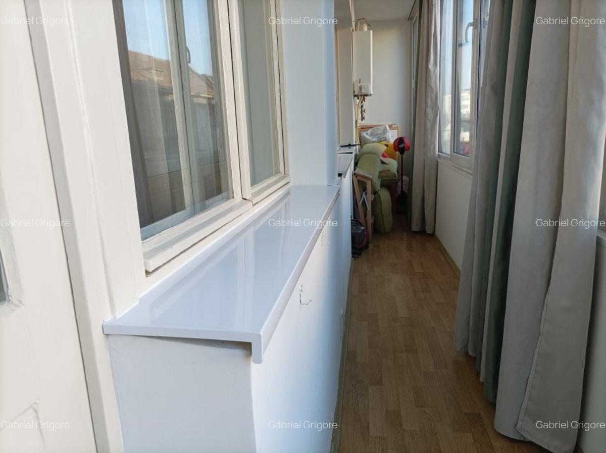 Apartament cu 3 camere semidecomandat, mobilat în Central - 2