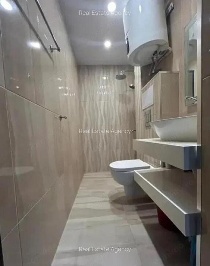 1 camera in zona Bucovina - 3