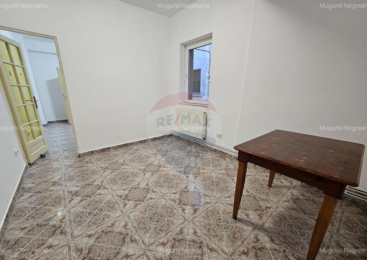 Apartament 2 camere in Vila + magazie 8 mp - sector1 - 3