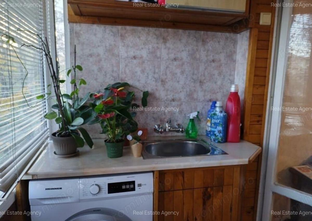1 camera in zona Lipovei - 5