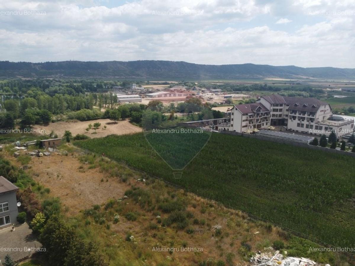 Teren Construcții intravilan de 636 mp, în Luna - 11