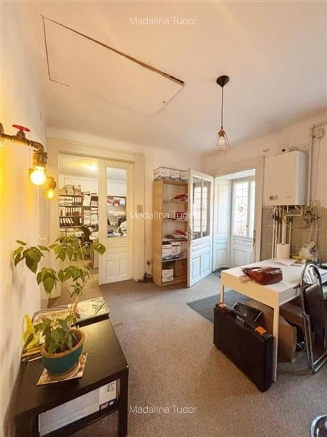 Casa de vanzare pretabila spatiu comercial / birouri,  2 camere, boxa si pod ren - 2