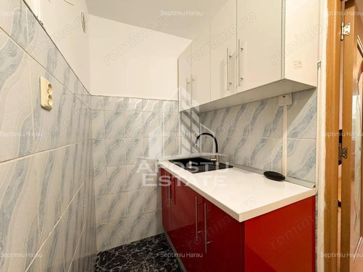 Garsoniera | 22mp | Boxa | Etajul 1/4 | Renovata | Zona Blascovici - 3 Garsoniera | 22mp | Boxa | Etajul 1/4 | Renovata | Zona Blascovici - 3