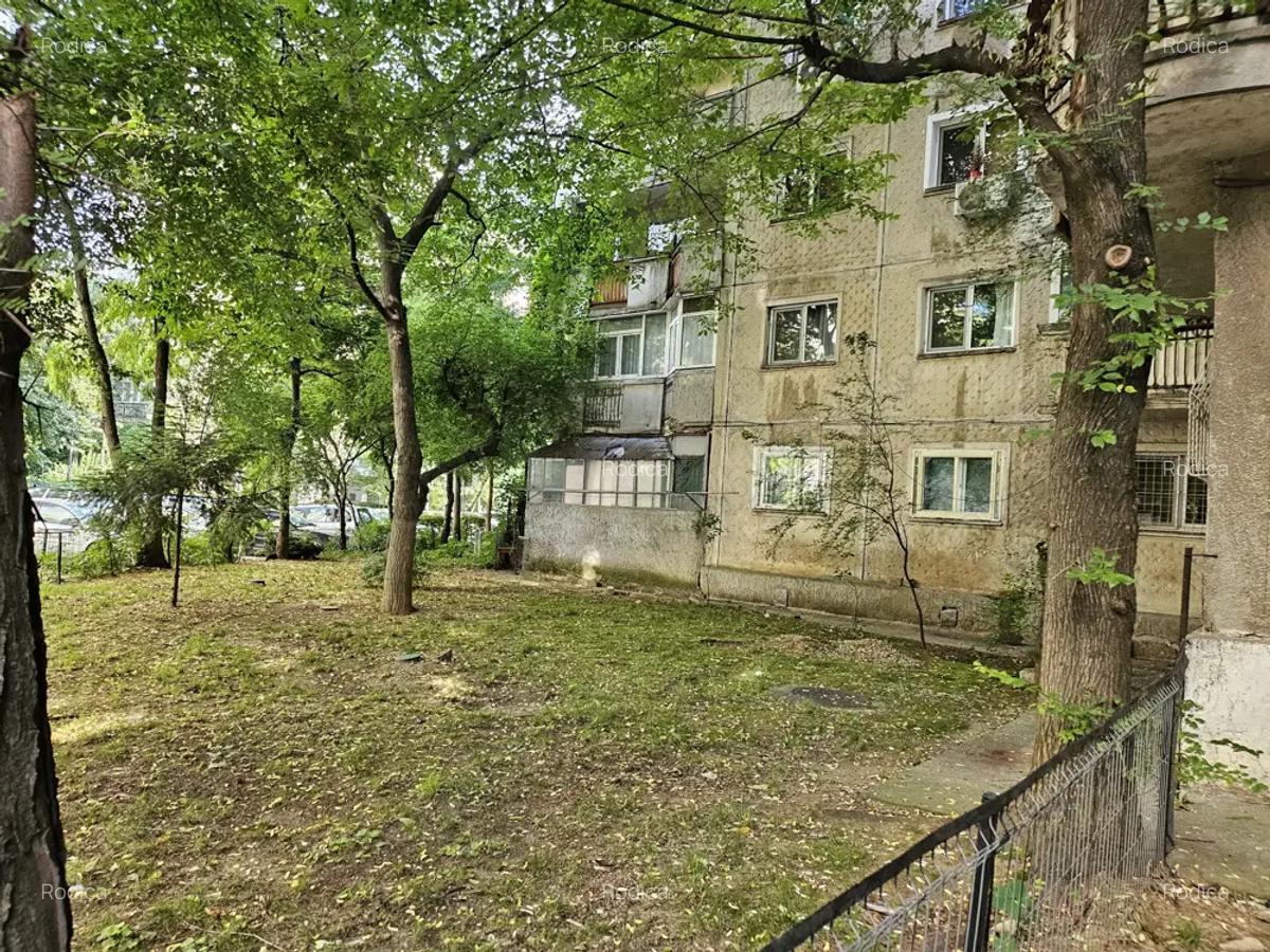 Garsoniera decomandata Aleea Tomesti metrou Aparatorii Patriei Berceni, Sector 4 - 6