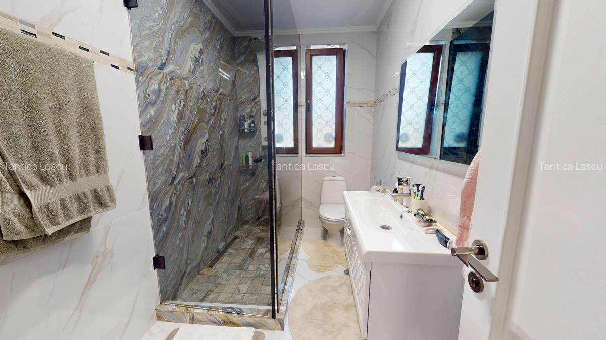 Imobil  de lux pe malul lacului cu ponton, complet mobilat si utilat - 23