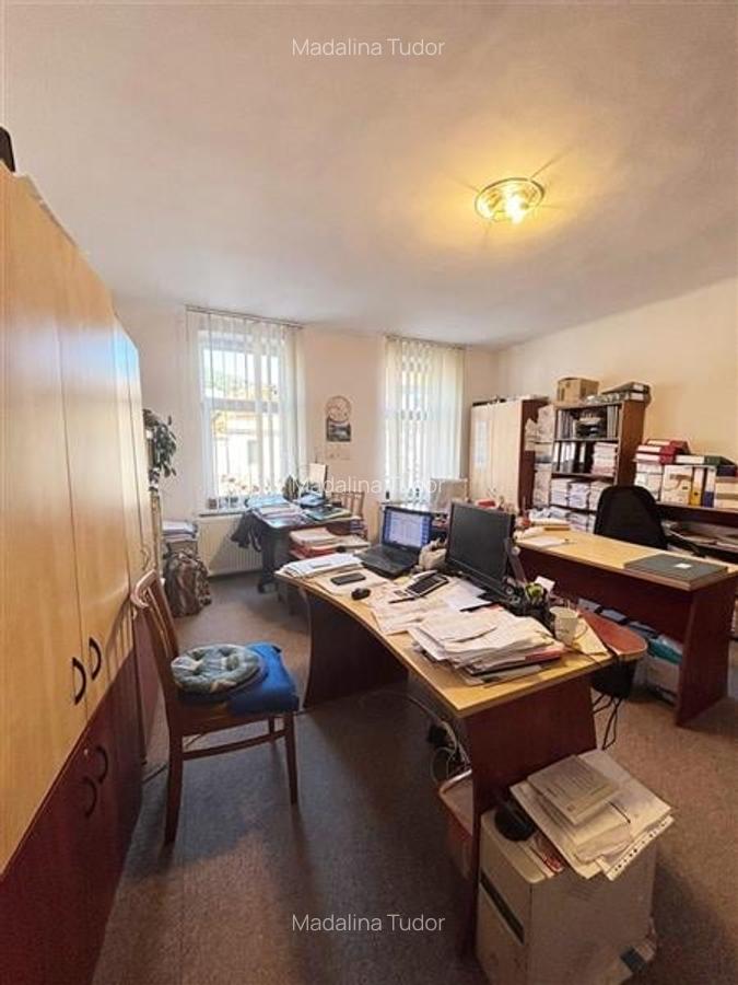 Casa de vanzare pretabila spatiu comercial / birouri,  2 camere, boxa si pod ren - 5
