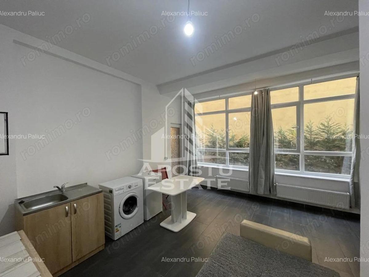 Spatiu comercial + loc de parcare, 23 mp, Zona Soarelui - 1