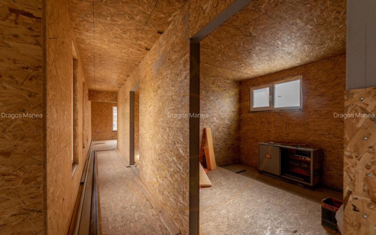 Casa moderna cu 5 camere intr-o zona lini?tita de deal - 7