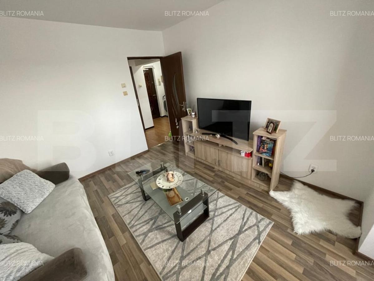 Apartament, de vanzare, cu 2 camere decomandat, 48.5 mp, Gara, zona Rond - 3