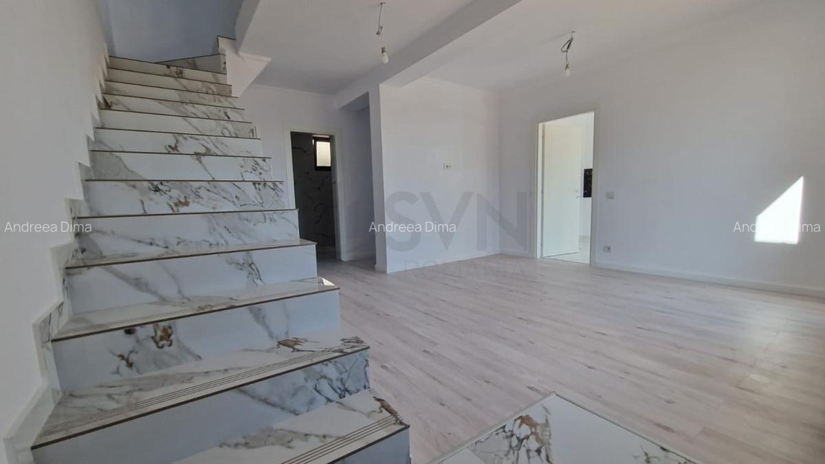 REV2002899 Casa 4 camere duplex cu perete dublu - 2