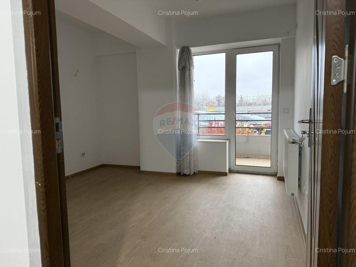 Apartament cu 3 camere de vanzare cu loc de parcare, Calea Barladului - 3