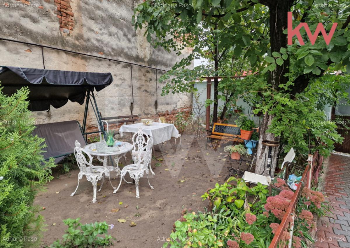 De vanzare casa pe teren de 1.390 m2 Craiova, Str. Bu - 14