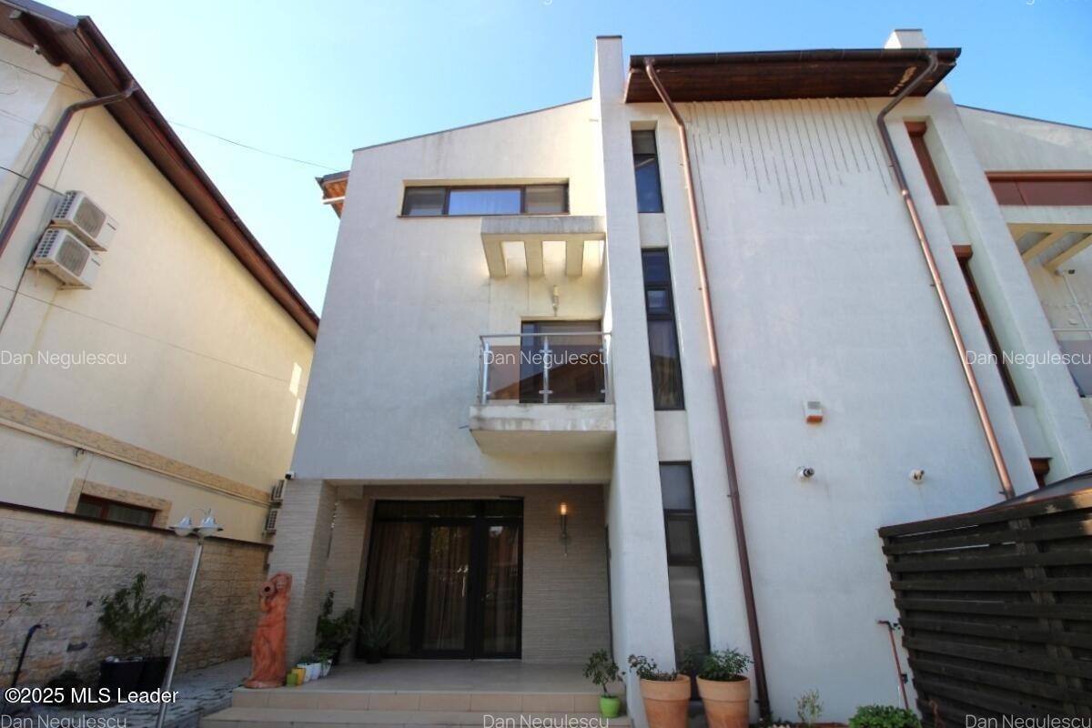 Popesti-Leordeni, Sf. Agnes, vila 2010, p+1+m, 216 mp, curte 138 mp! - 24